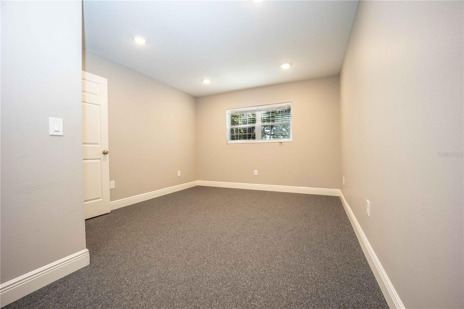 900 CLEVELAND AVE, WILDWOOD, FL — photo 14