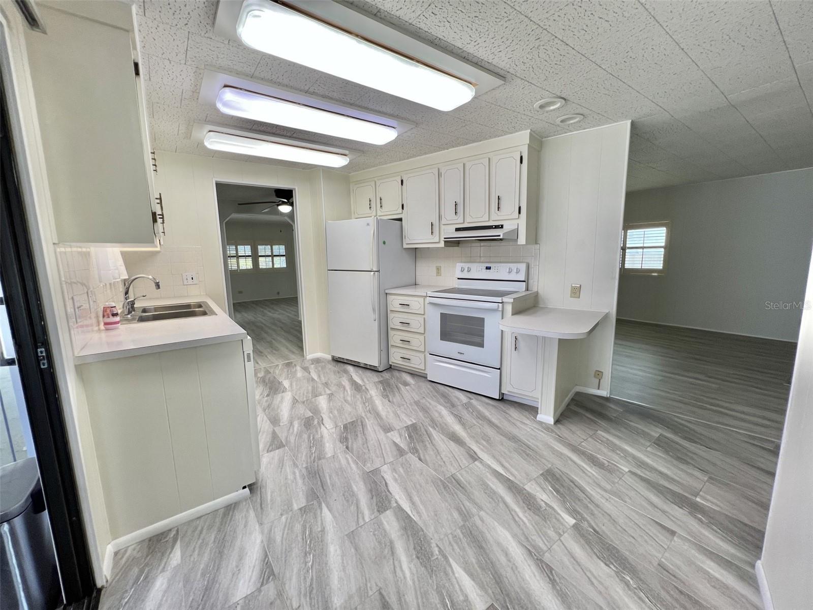 149 ROYAL PALM DR, LEESBURG, FL — photo 40