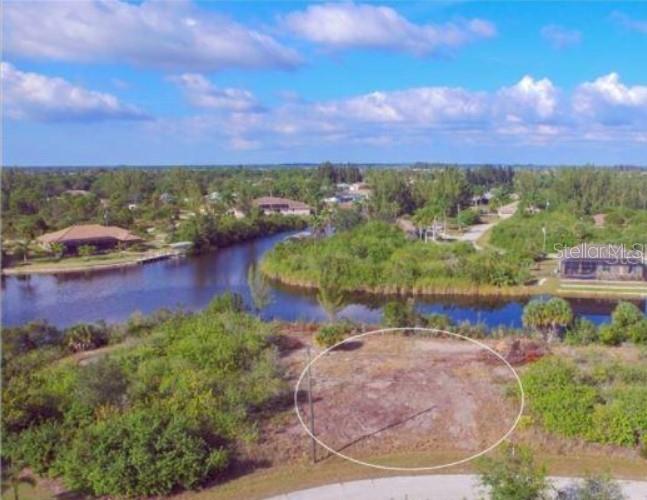 15642 APPLEWHITE CIR, PORT CHARLOTTE, FL