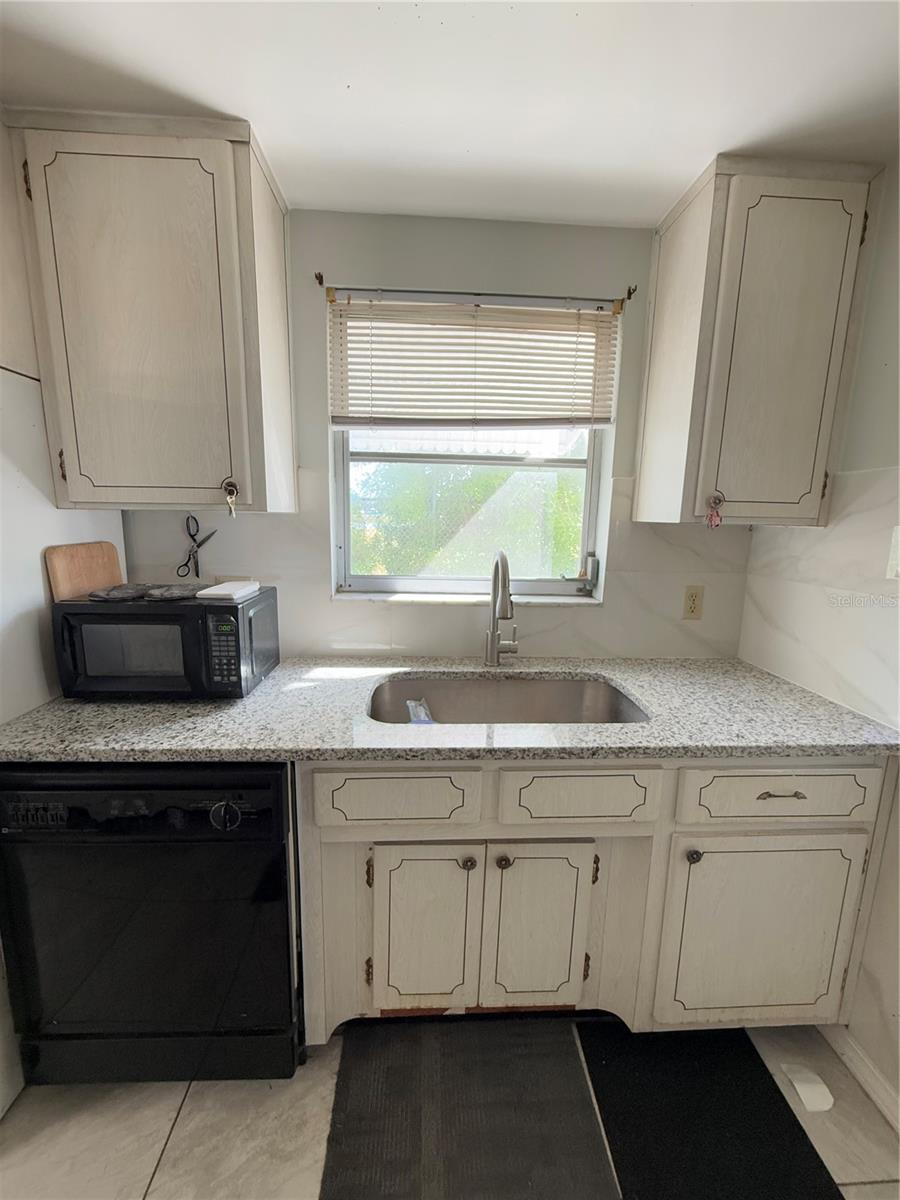 5895 18TH ST N #9, ST PETERSBURG, FL — photo 17