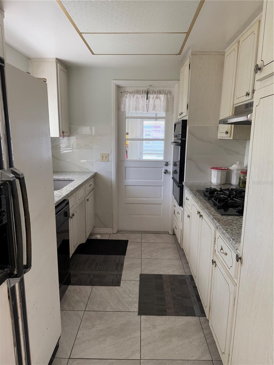 5895 18TH ST N #9, ST PETERSBURG, FL — photo 19