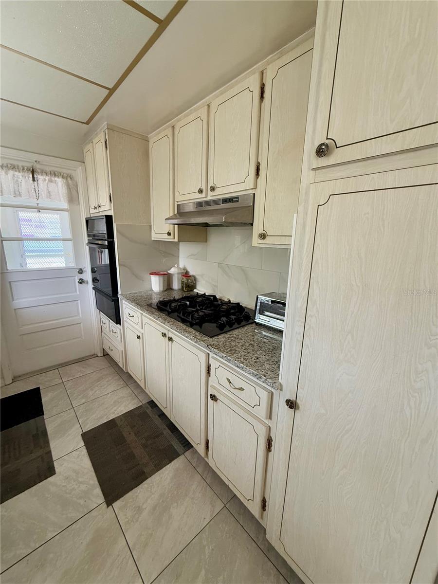 5895 18TH ST N #9, ST PETERSBURG, FL — photo 18