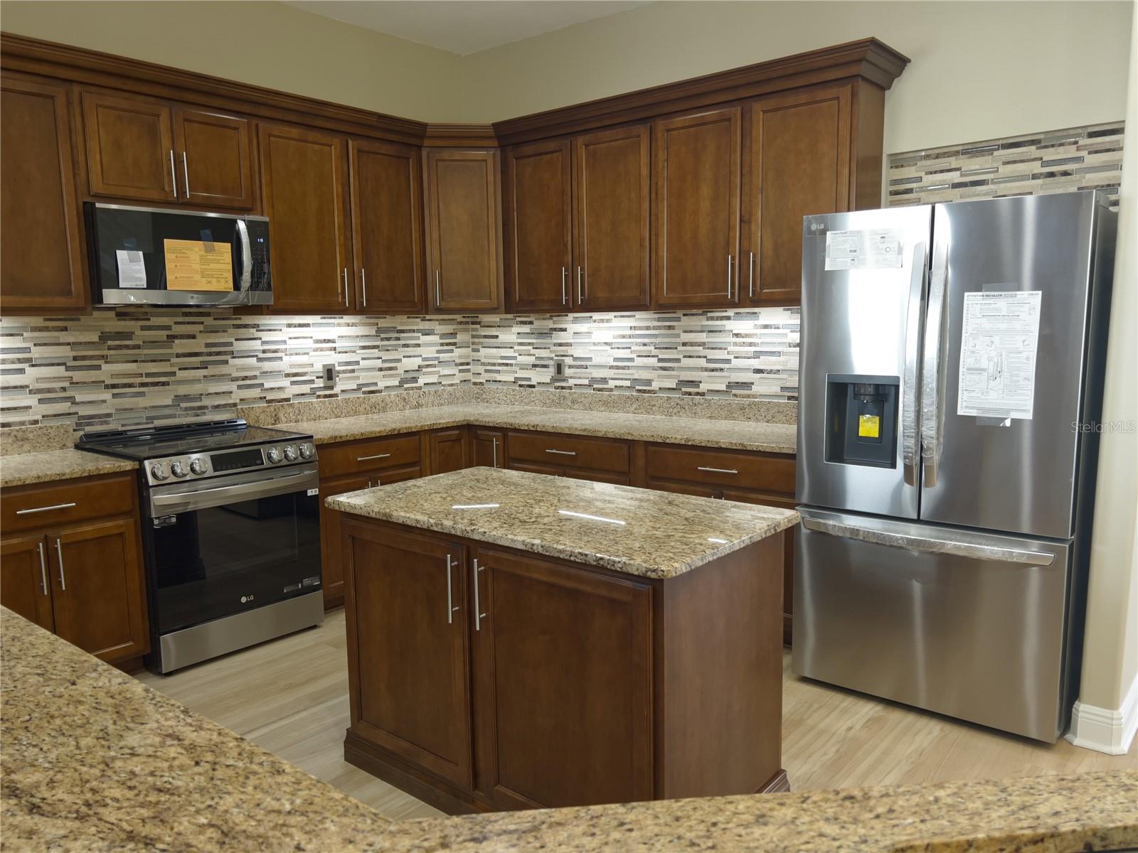 13737 VICTOR AVE, HUDSON, FL — photo 18