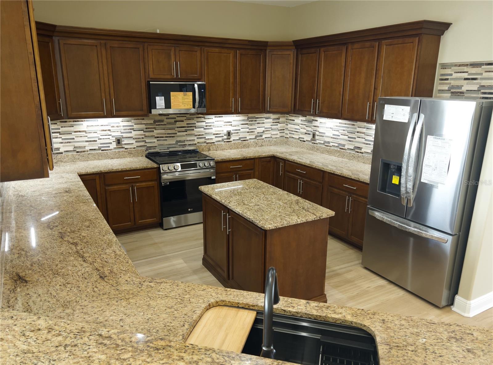 13737 VICTOR AVE, HUDSON, FL — photo 19