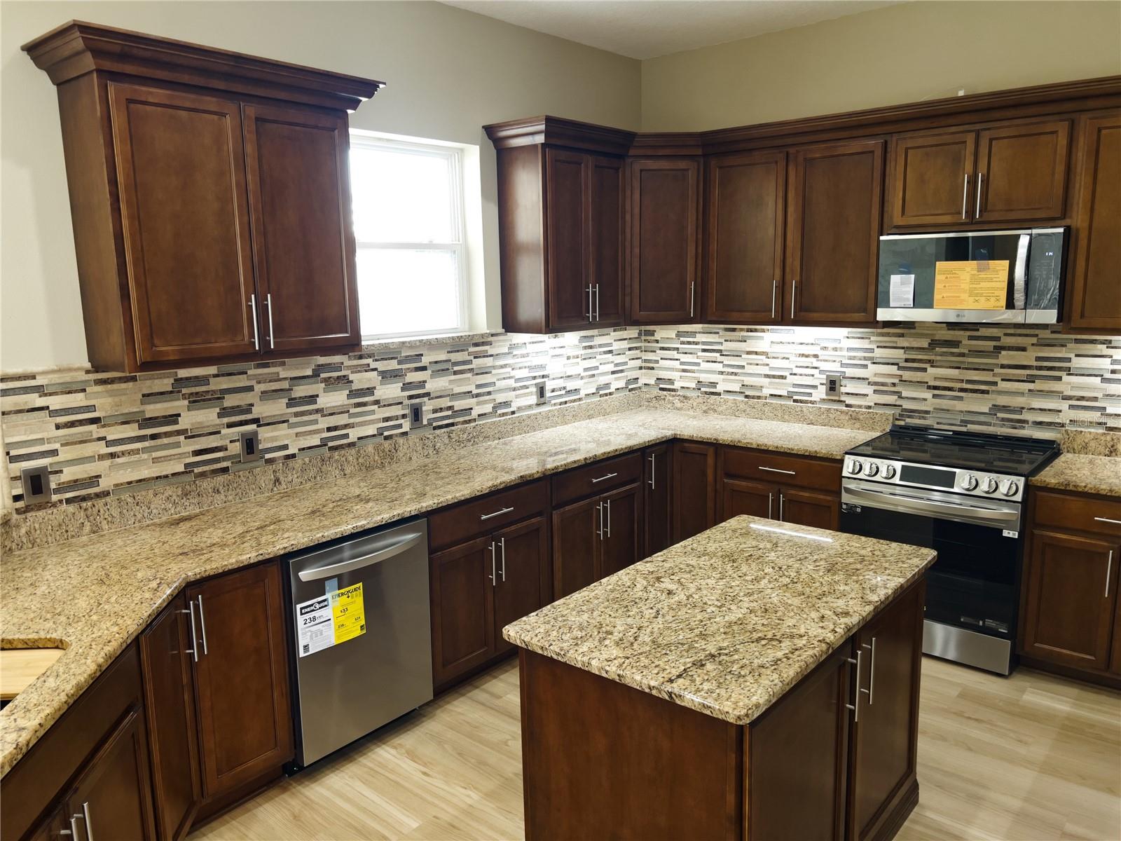 13737 VICTOR AVE, HUDSON, FL — photo 20