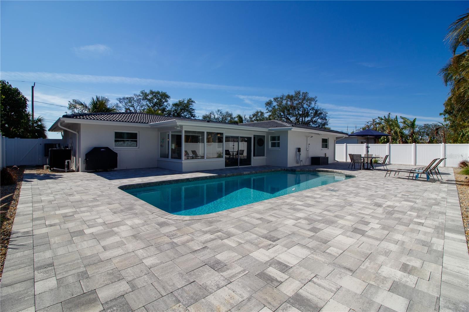 4523 CLEARWATER HARBOR DR S, LARGO, FL — photo 31