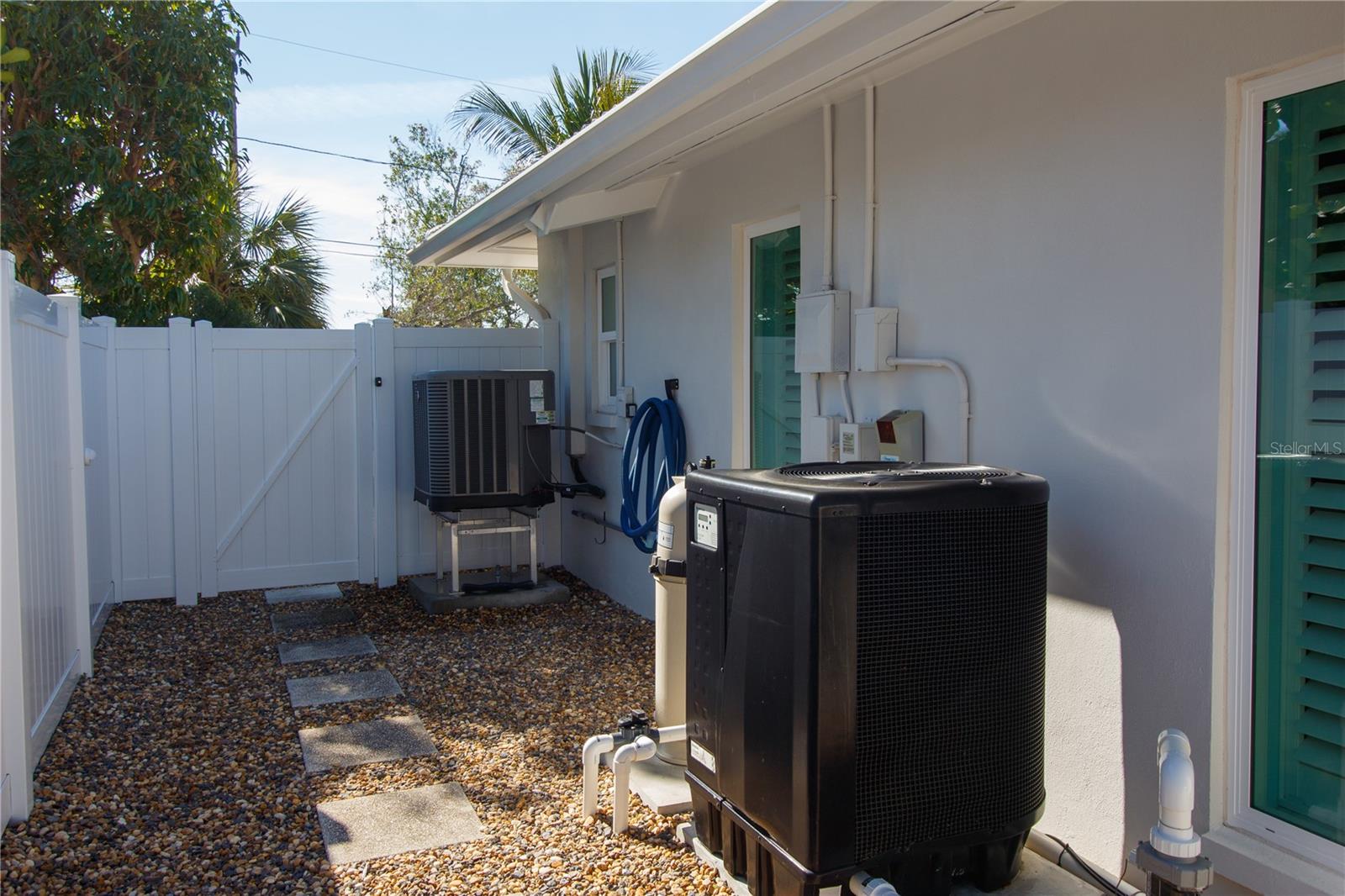 4523 CLEARWATER HARBOR DR S, LARGO, FL — photo 38