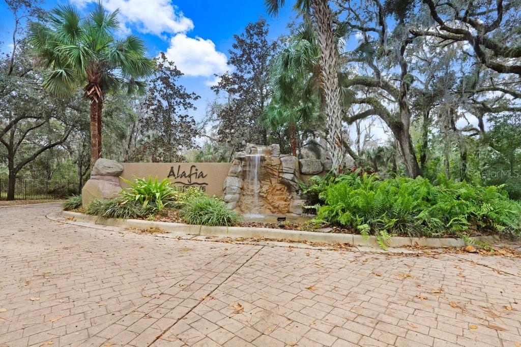 4868 RAMBLING RIVER RD, BRANDON, FL