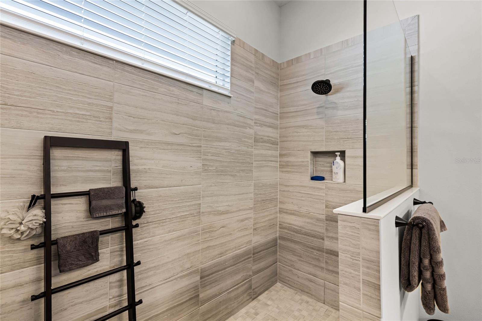 8456 NORWICH WAY, MOUNT DORA, FL — photo 47