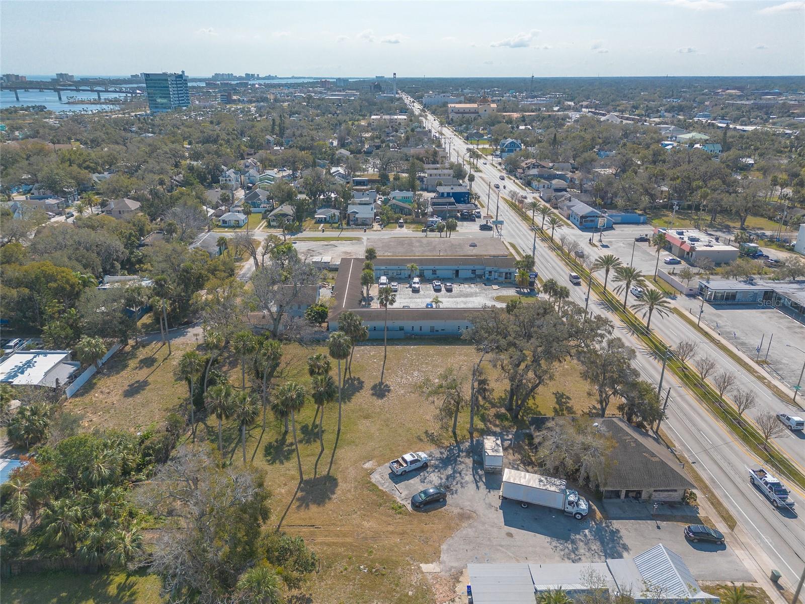 629 N RIDGEWOOD AVE, DAYTONA BEACH, FL — photo 4