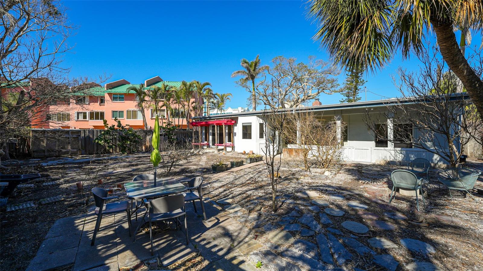 132 HARRISON DR, SARASOTA, FL — photo 13