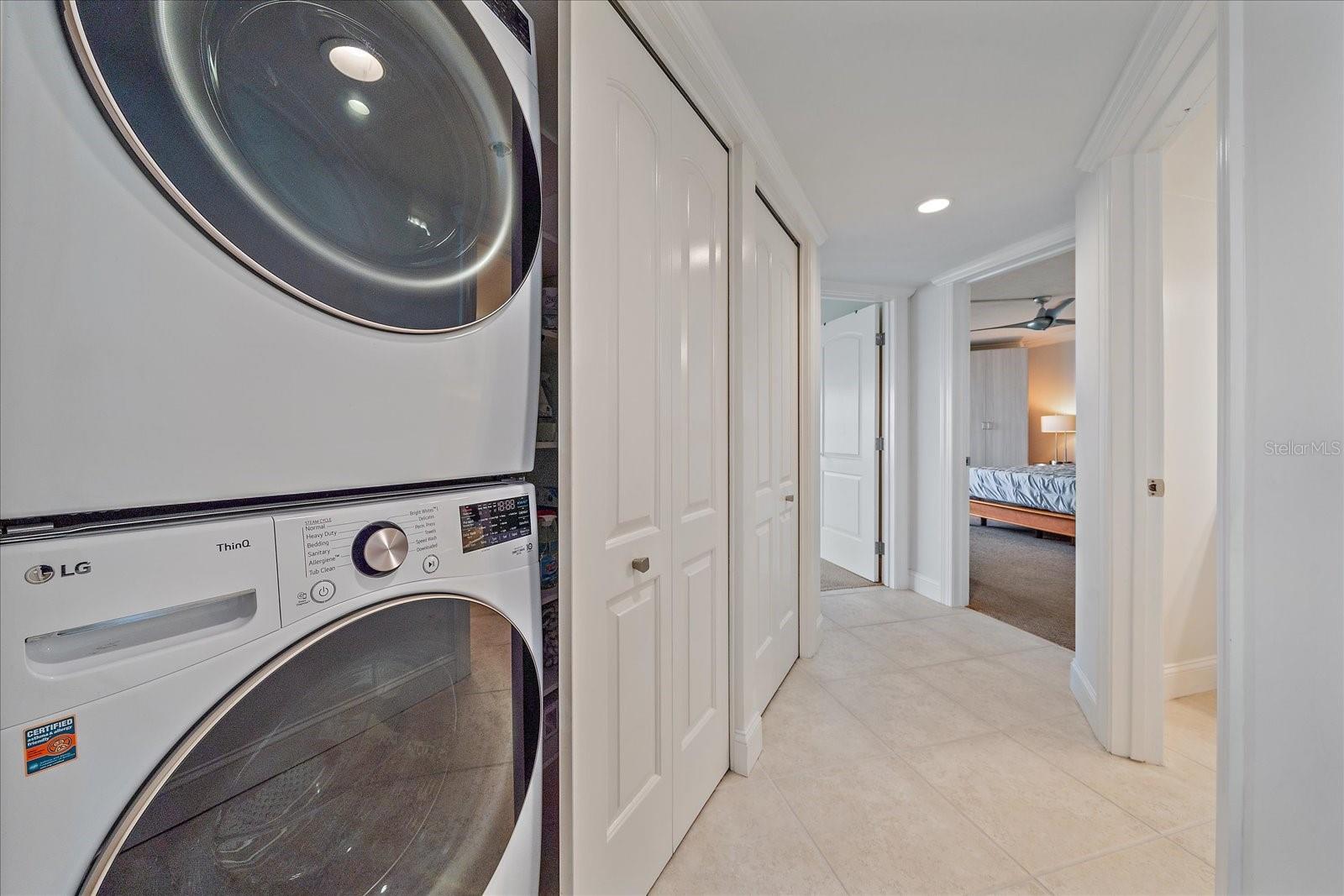 888 BLVD OF THE ARTS #1008, SARASOTA, FL — photo 33