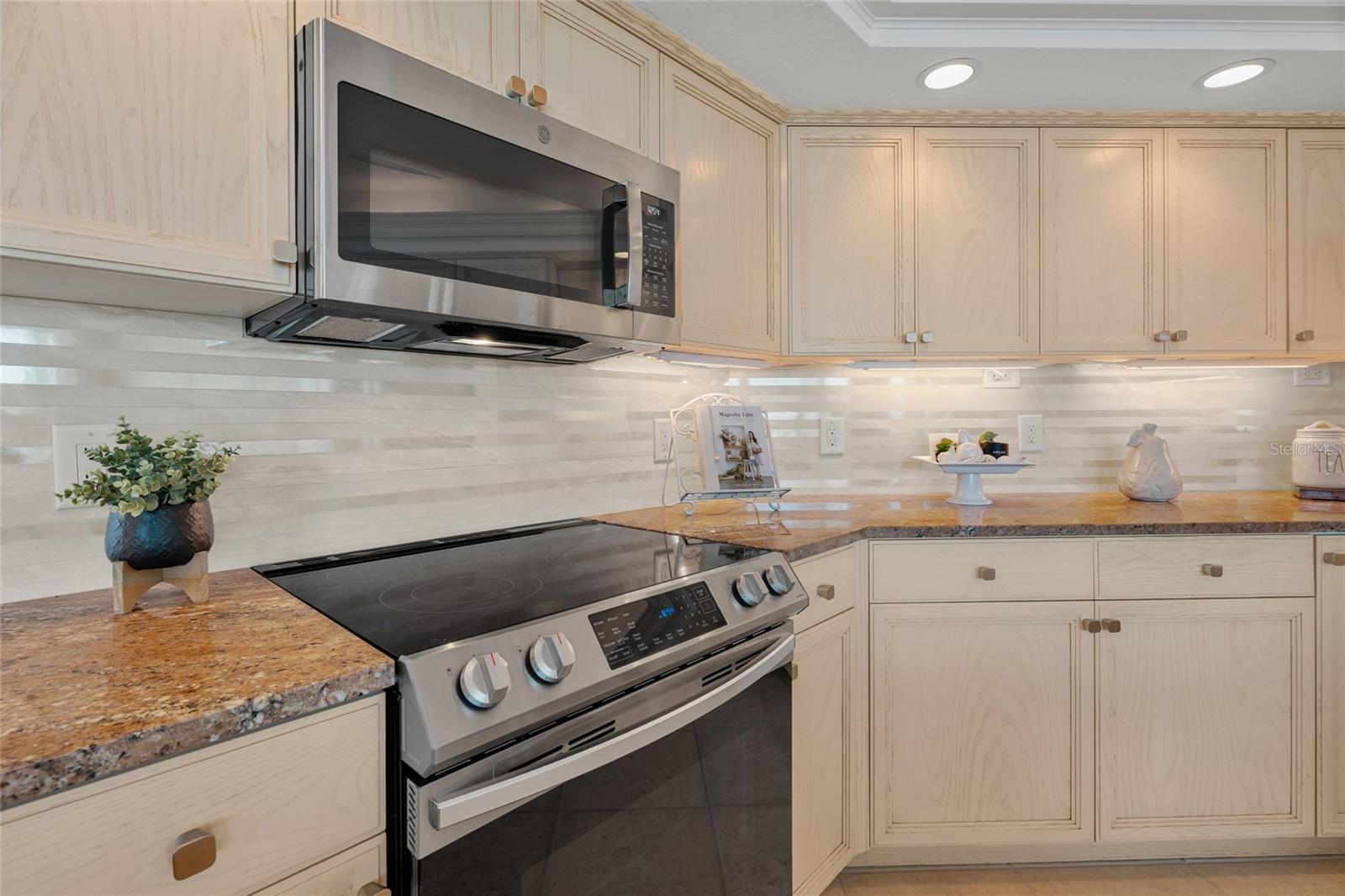 888 BLVD OF THE ARTS #1008, SARASOTA, FL — photo 19