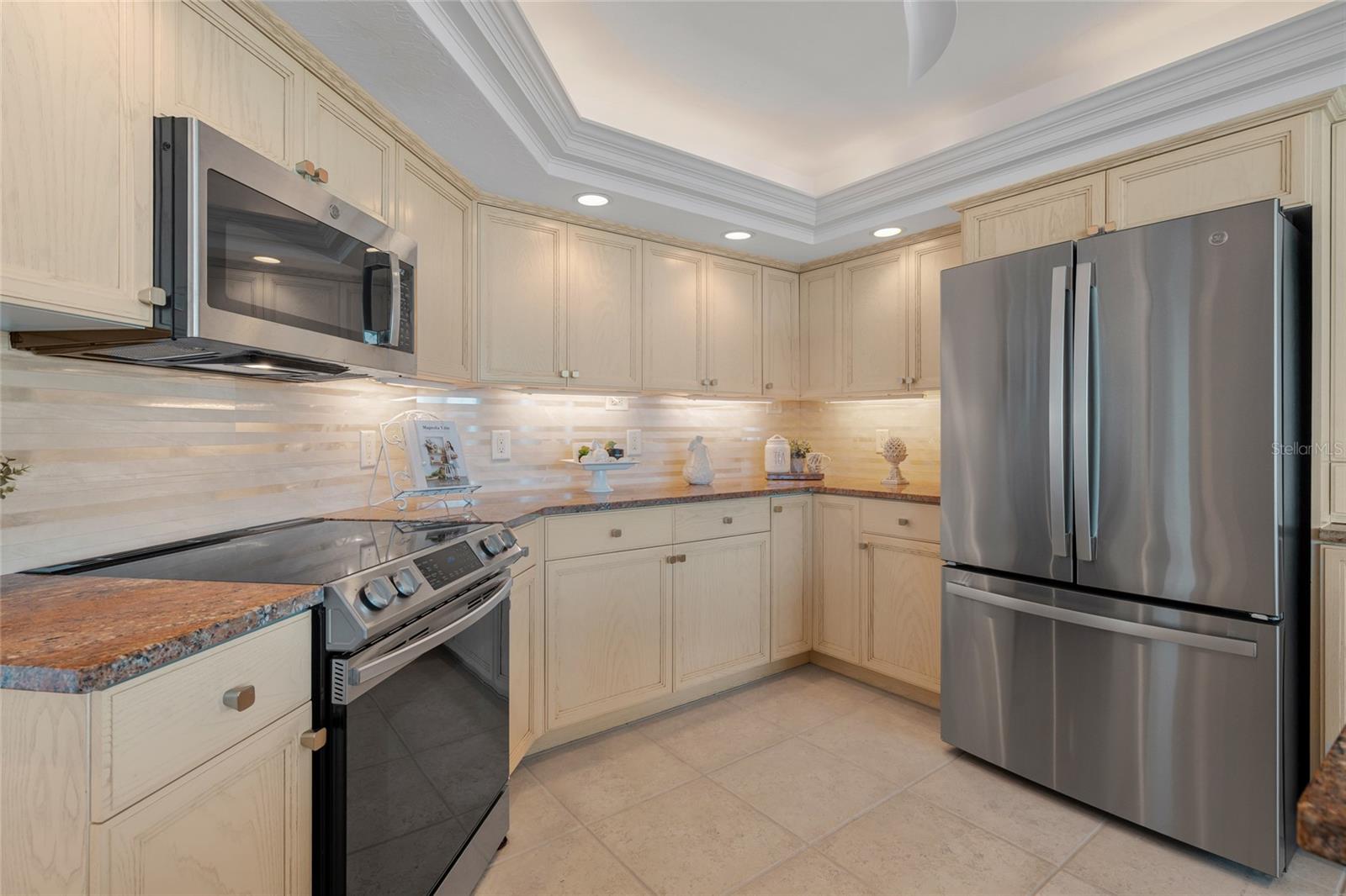 888 BLVD OF THE ARTS #1008, SARASOTA, FL — photo 21