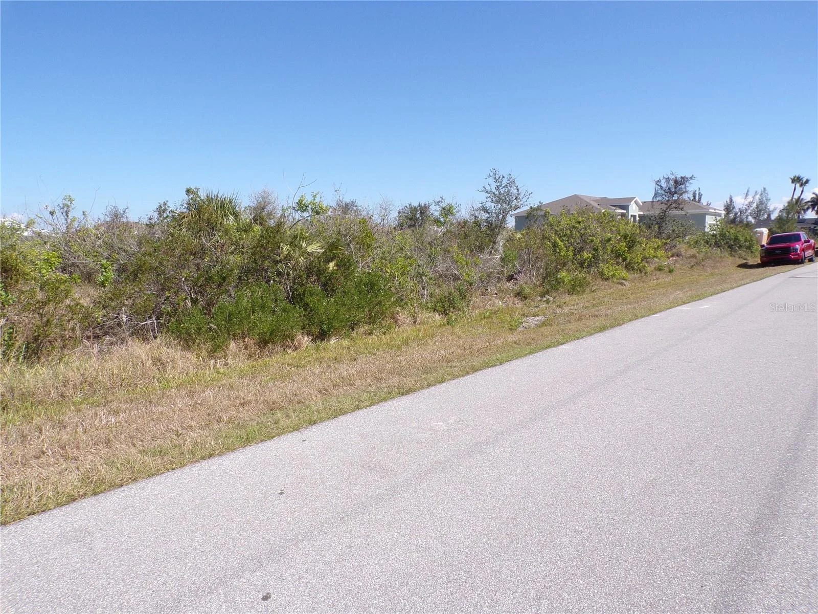 15547 MCCOMB CIR, PORT CHARLOTTE, FL — photo 8