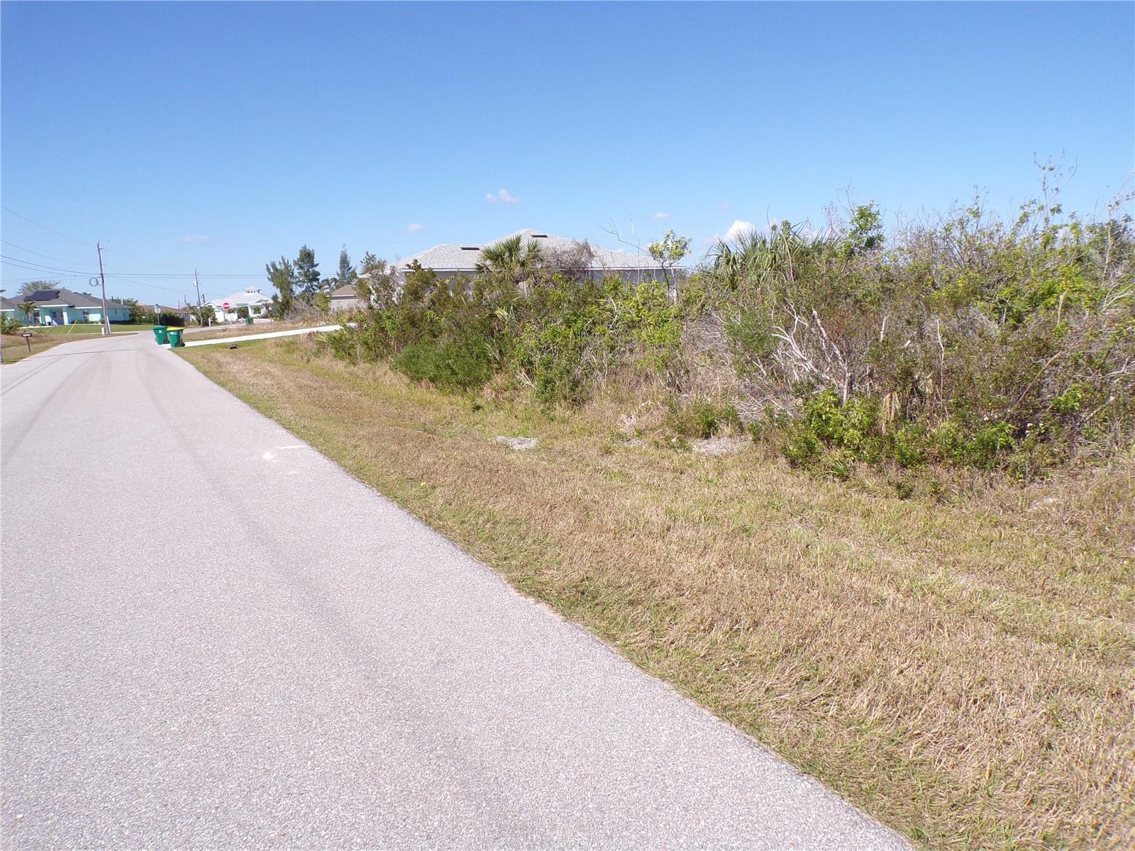 15547 MCCOMB CIR, PORT CHARLOTTE, FL — photo 19