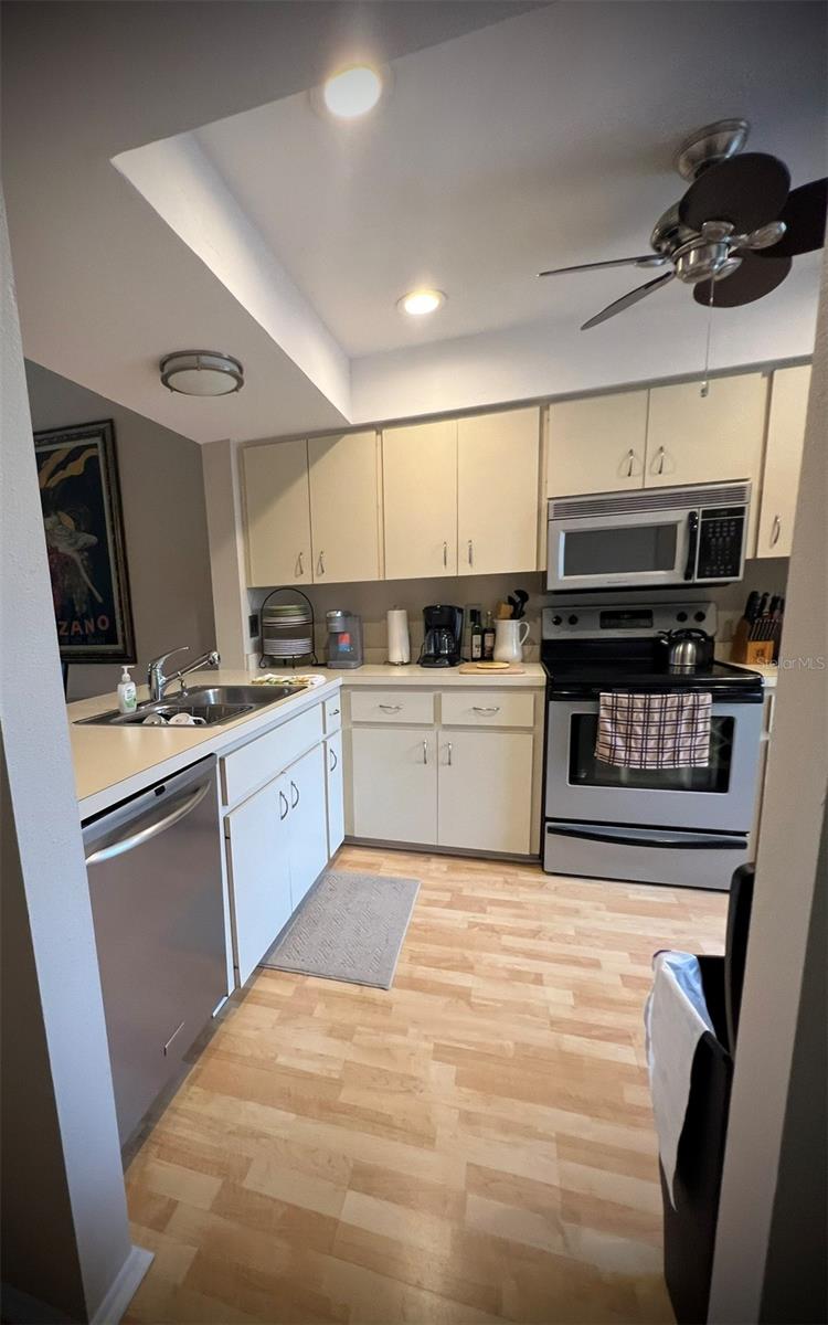 4570 WEYBRIDGE #32, SARASOTA, FL — photo 2