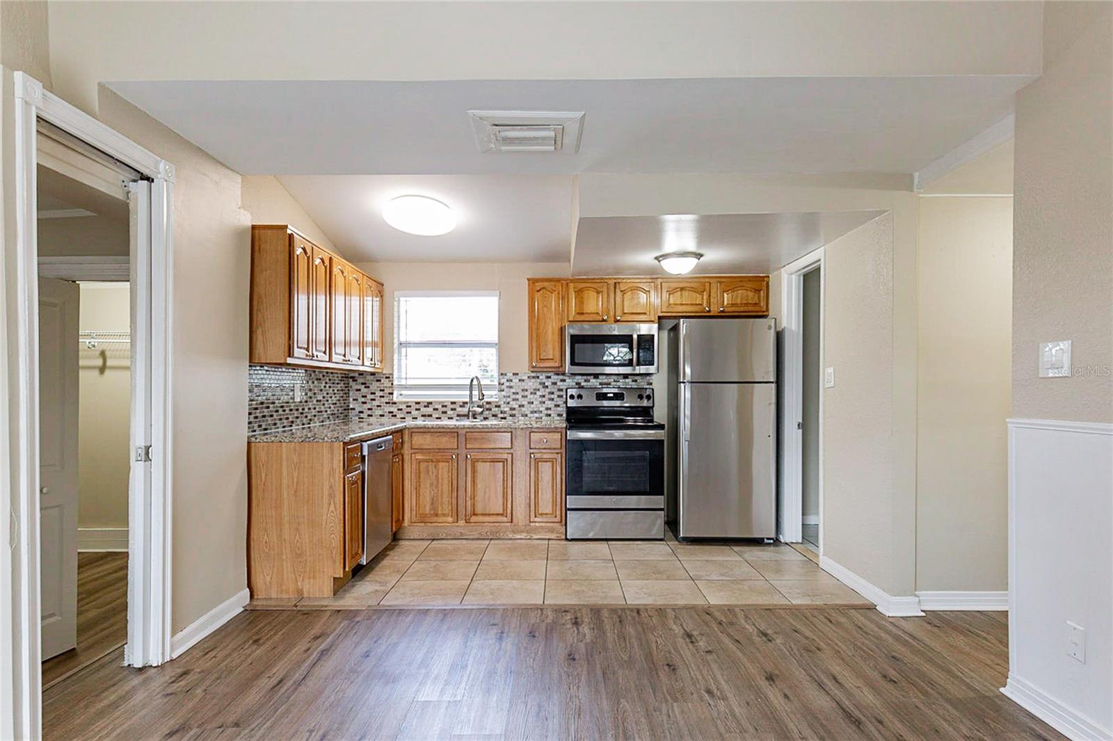 7216 E EMMA ST, TAMPA, FL — photo 2
