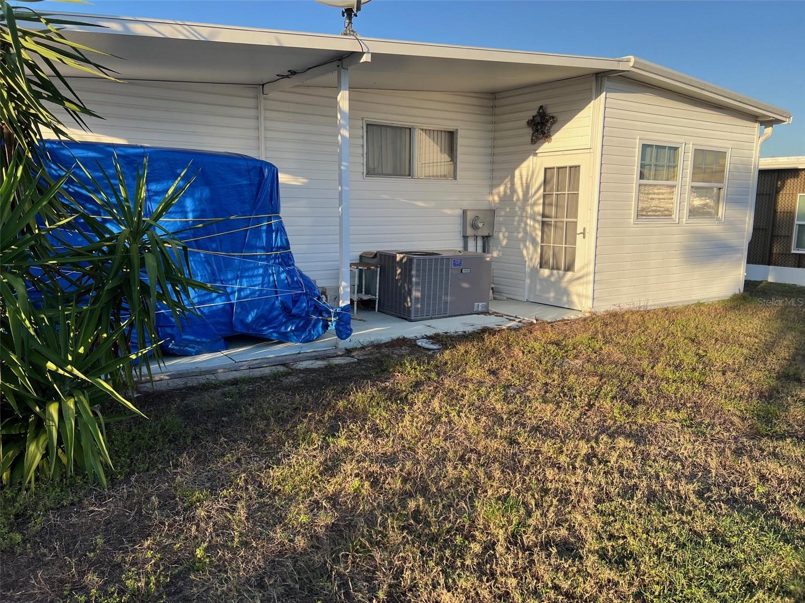 220 ROYAL PALM CIR, LARGO, FL — photo 4