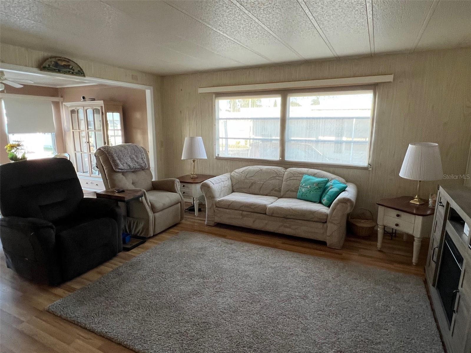 220 ROYAL PALM CIR, LARGO, FL — photo 10