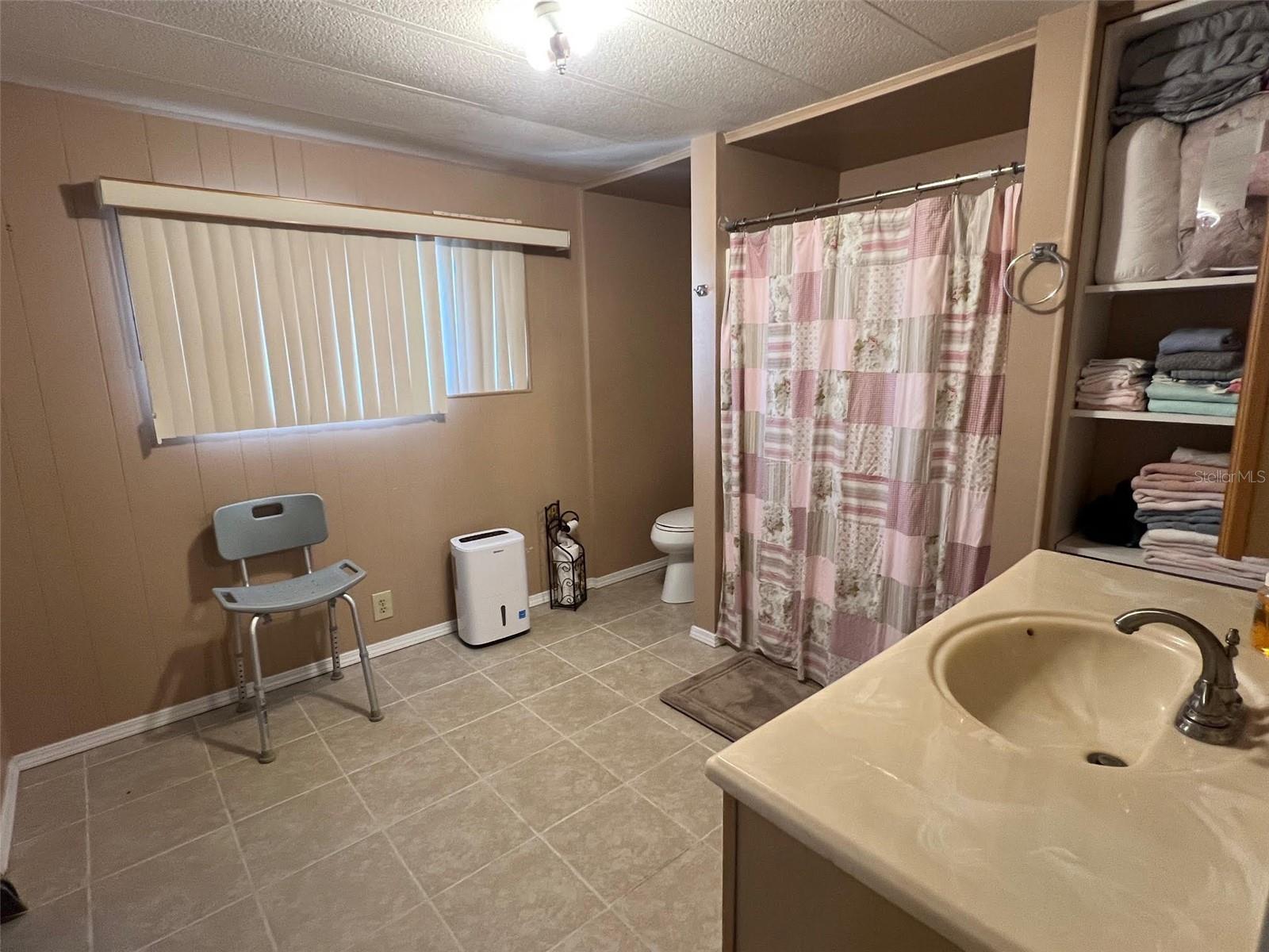 220 ROYAL PALM CIR, LARGO, FL — photo 21