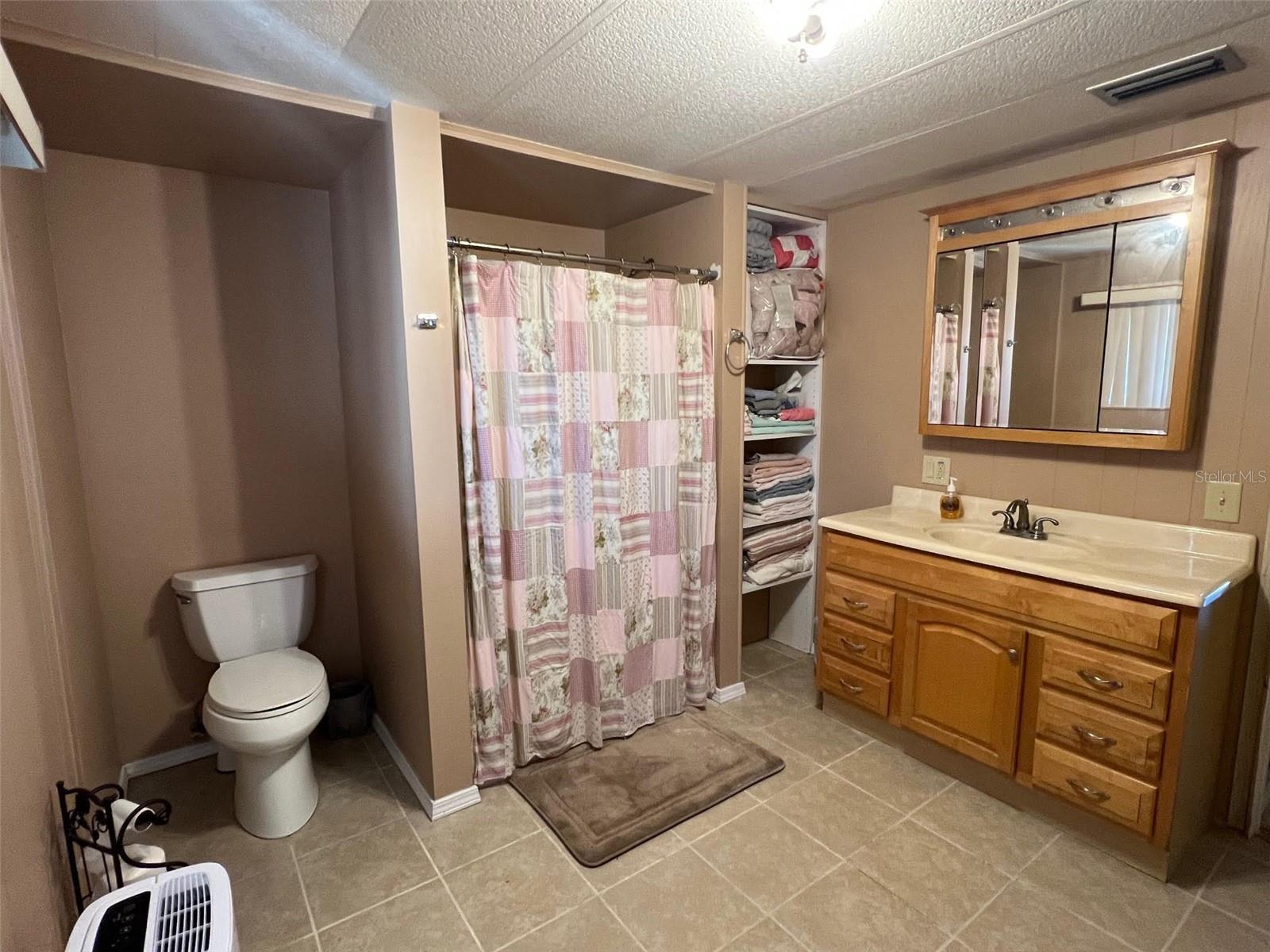 220 ROYAL PALM CIR, LARGO, FL — photo 22
