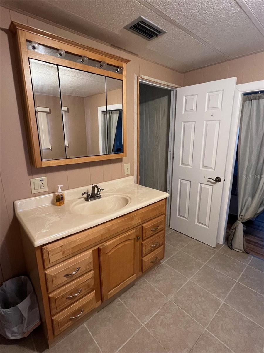 220 ROYAL PALM CIR, LARGO, FL — photo 24