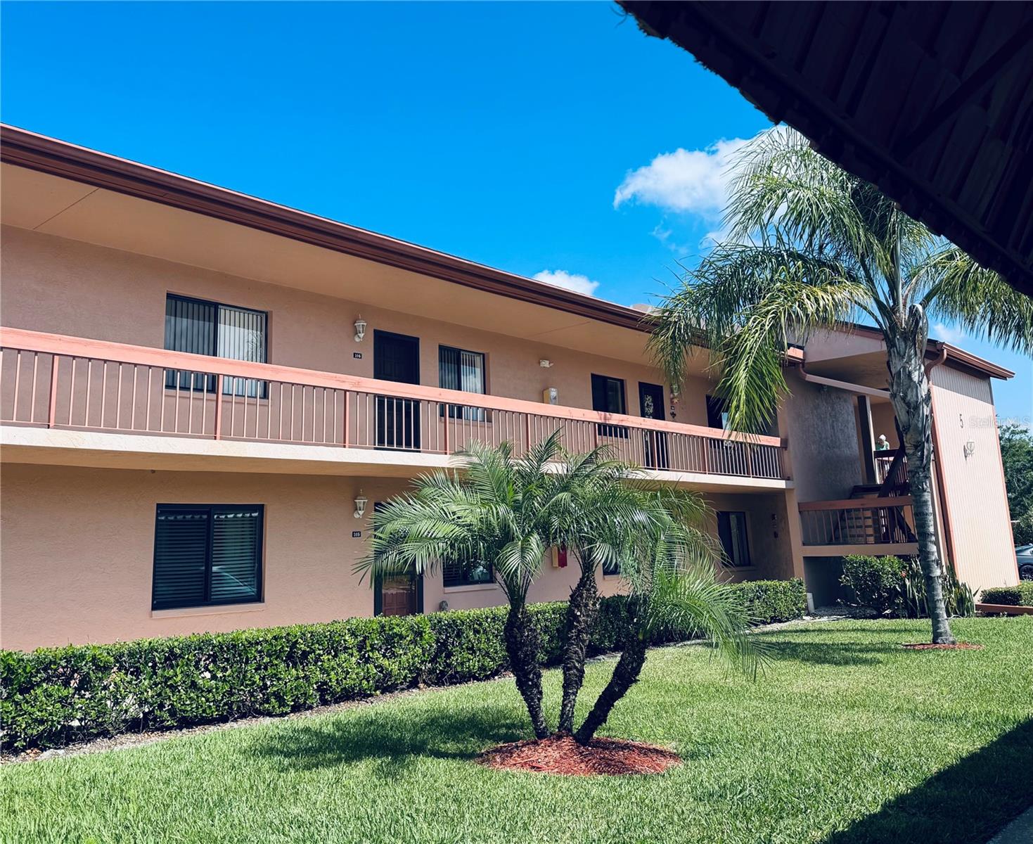 106 LAKESIDE CT, OLDSMAR, FL