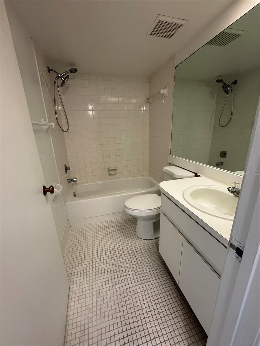 106 LAKESIDE CT, OLDSMAR, FL — photo 11