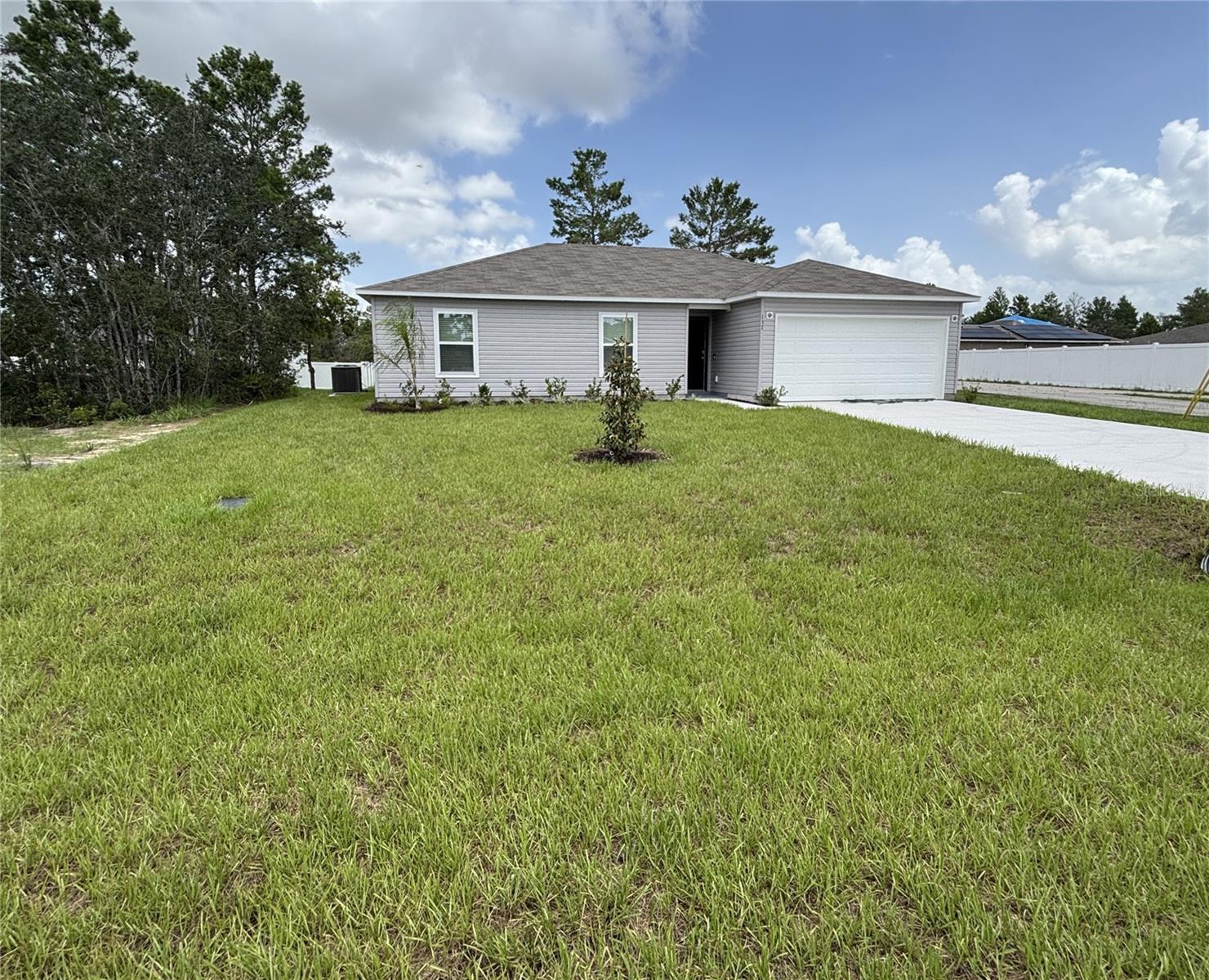 137 MAPLE DR W, KISSIMMEE, FL — photo 2