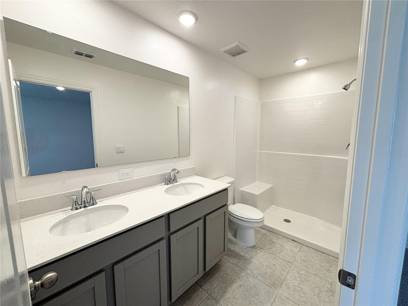 137 MAPLE DR W, KISSIMMEE, FL — photo 9