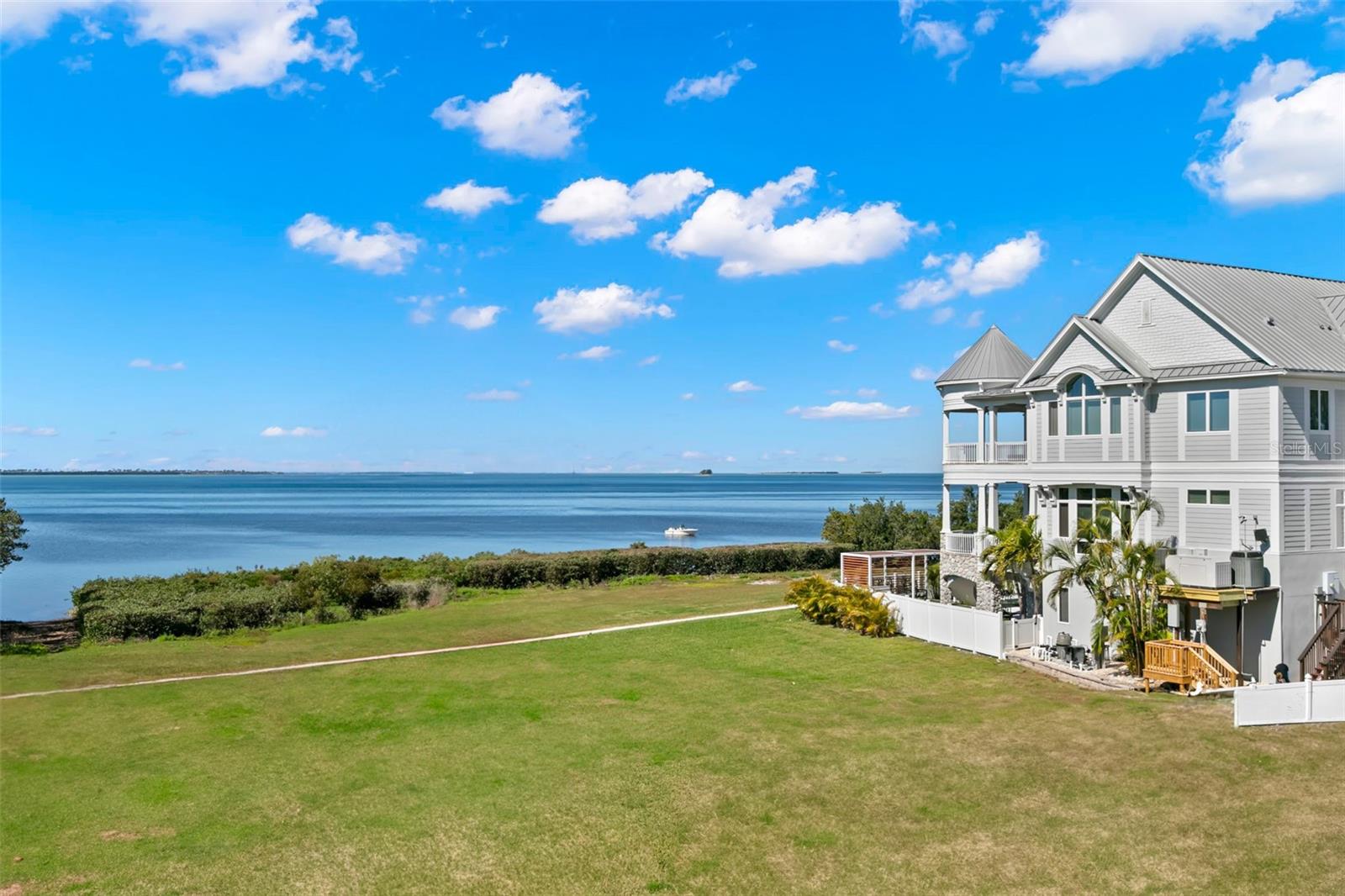 606 INDIANA AVE, CRYSTAL BEACH, FL — photo 9