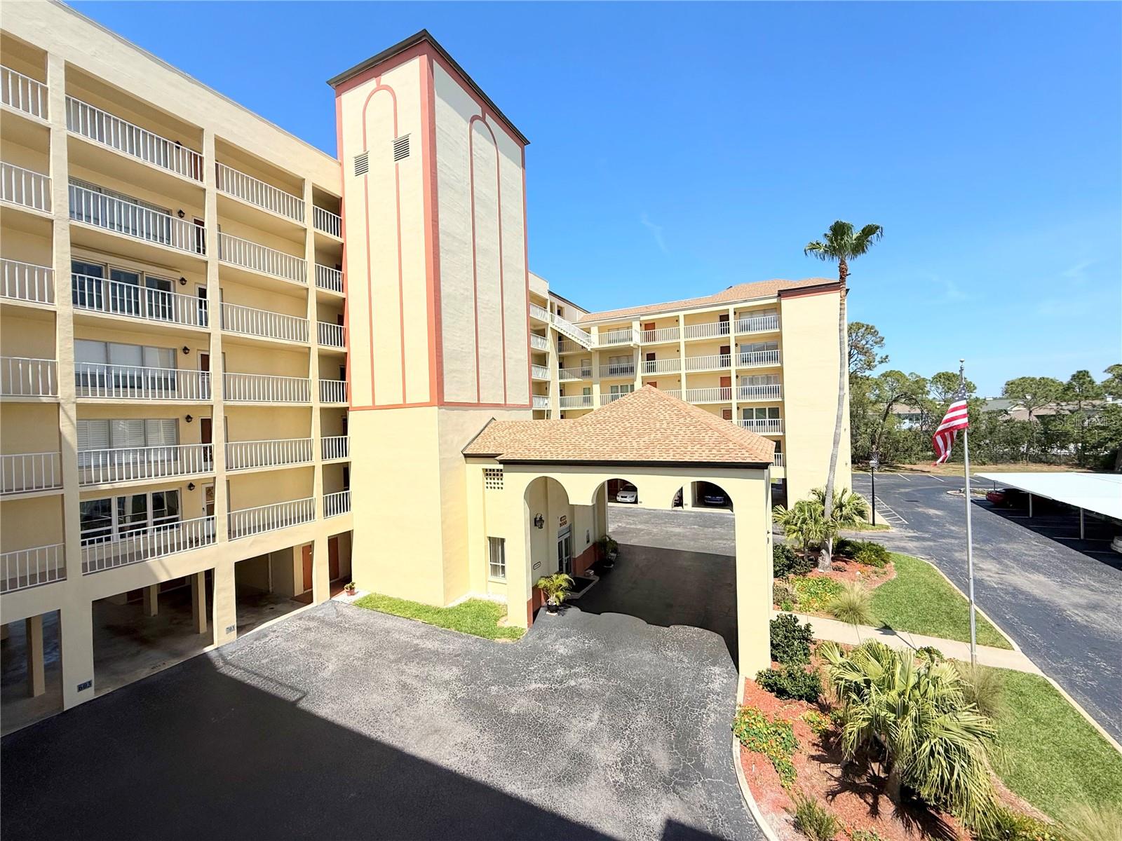 9000 COMMODORE DR #302, SEMINOLE, FL — photo 2