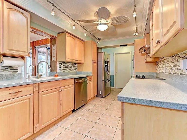 468 CEIL DR, NOKOMIS, FL — photo 22