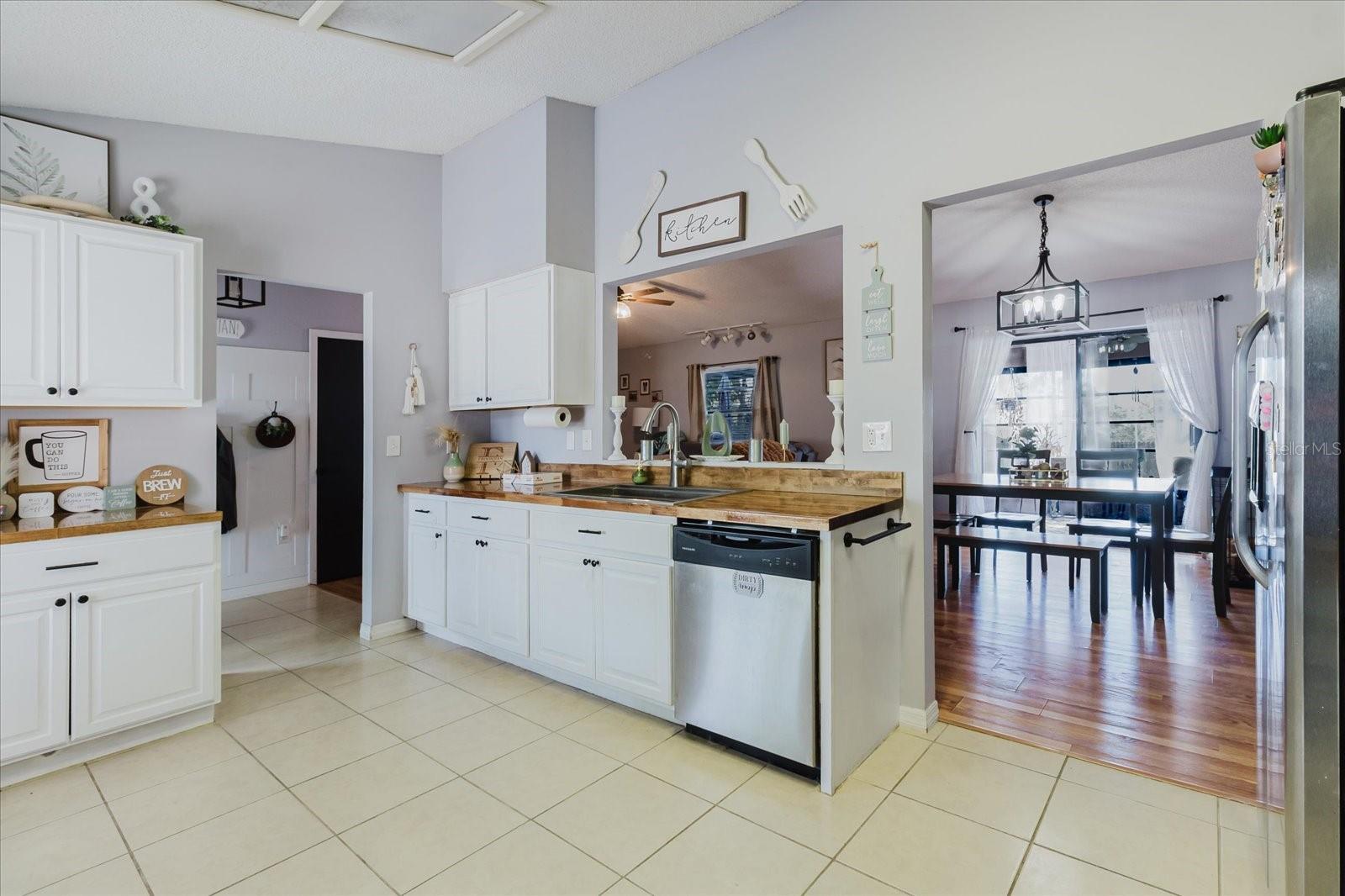 2427 COMERWOOD DR, SPRING HILL, FL — photo 9