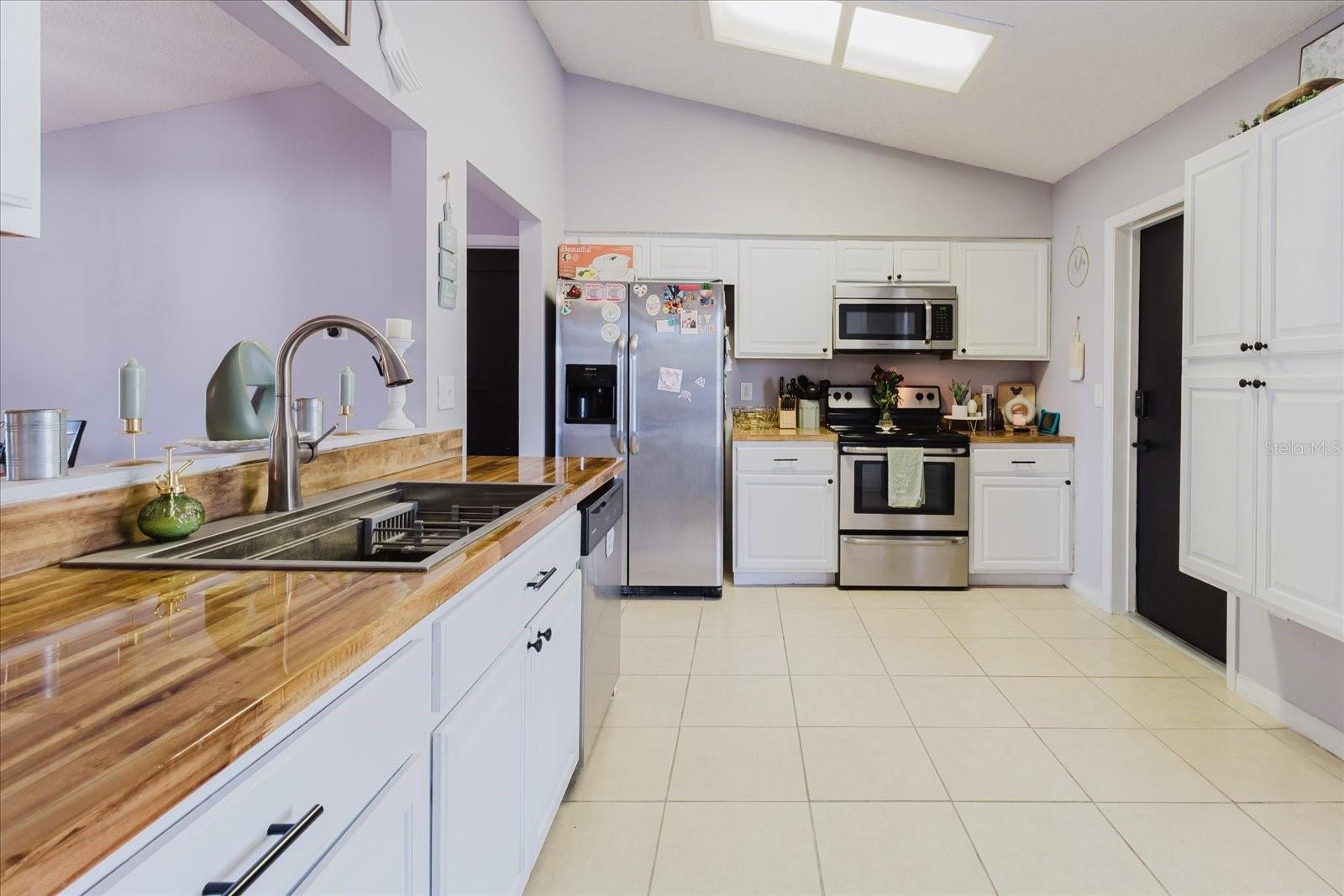 2427 COMERWOOD DR, SPRING HILL, FL — photo 11