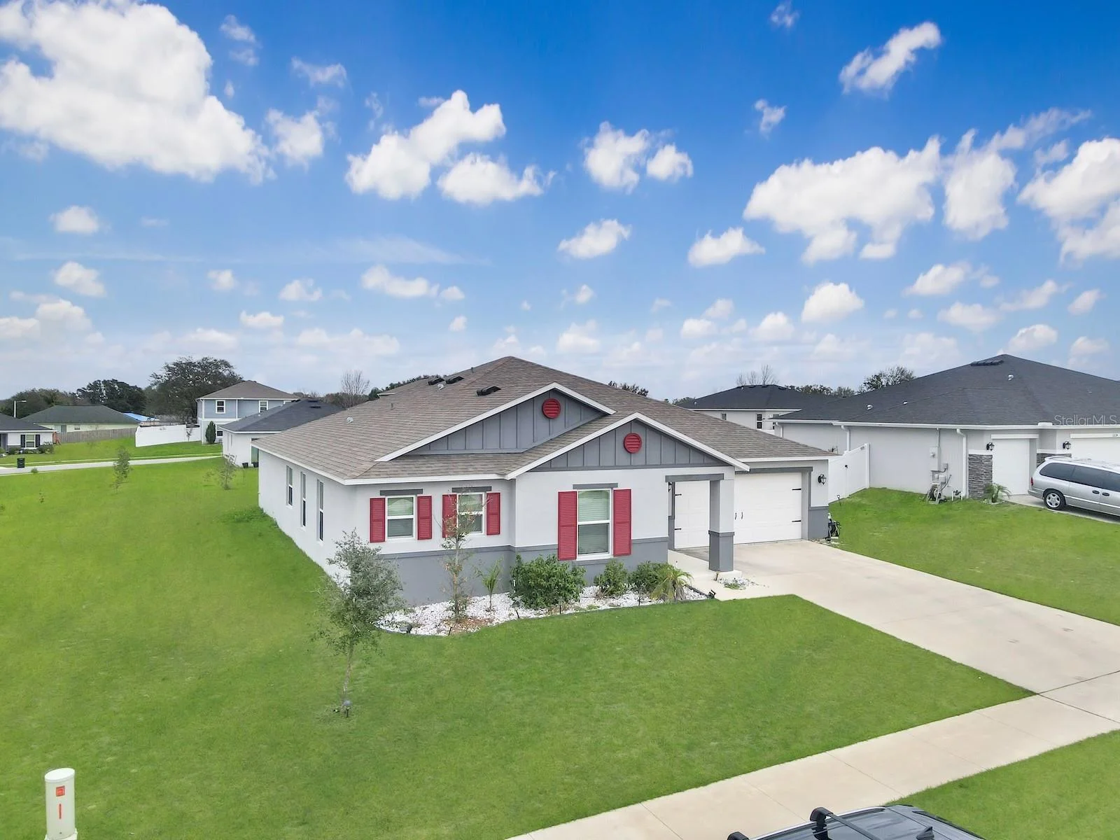 2220 GLADIOLUS LN, MASCOTTE, FL — photo 1