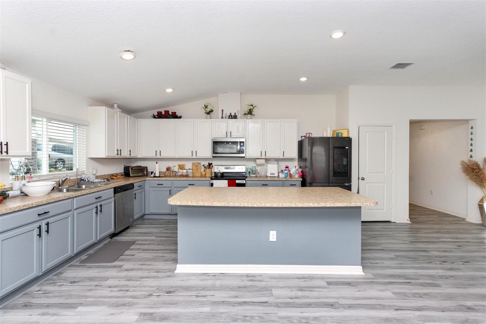 2220 GLADIOLUS LN, MASCOTTE, FL — photo 31