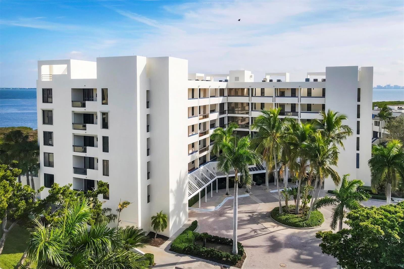 1930 HARBOURSIDE DR #134, LONGBOAT KEY, FL