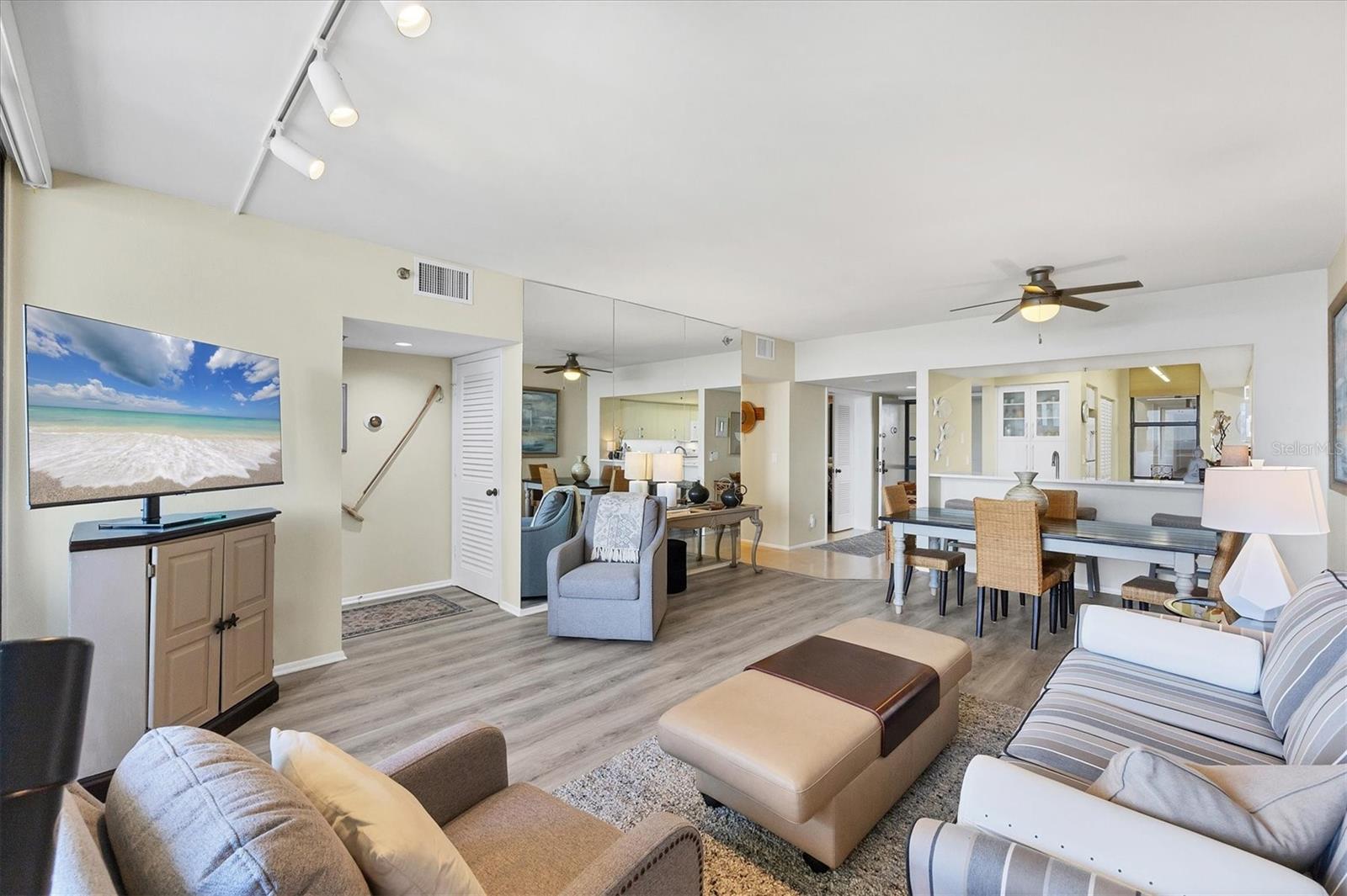 1930 HARBOURSIDE DR #134, LONGBOAT KEY, FL — photo 10
