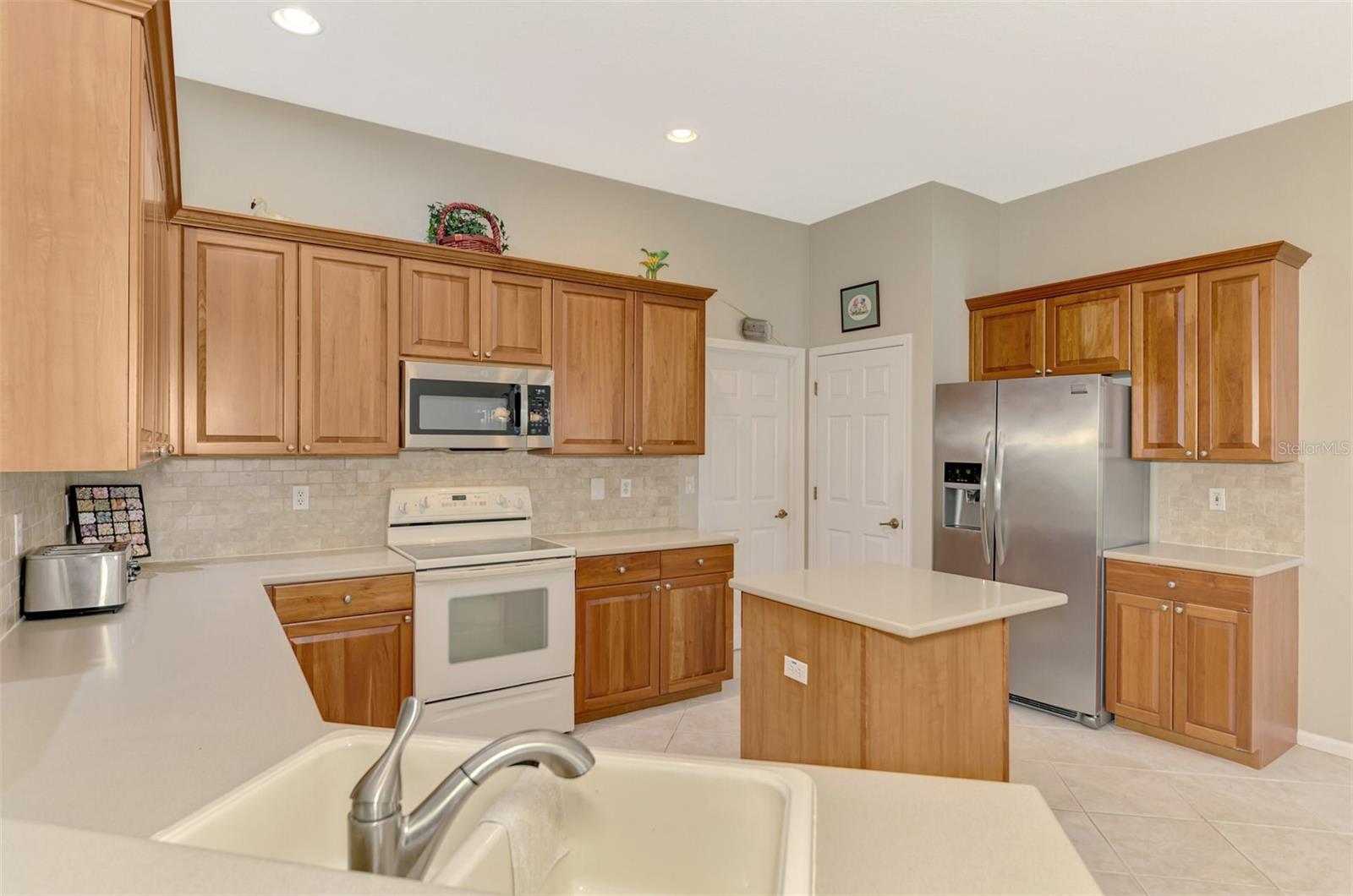 14298 RESERVE CT, PORT CHARLOTTE, FL — photo 17