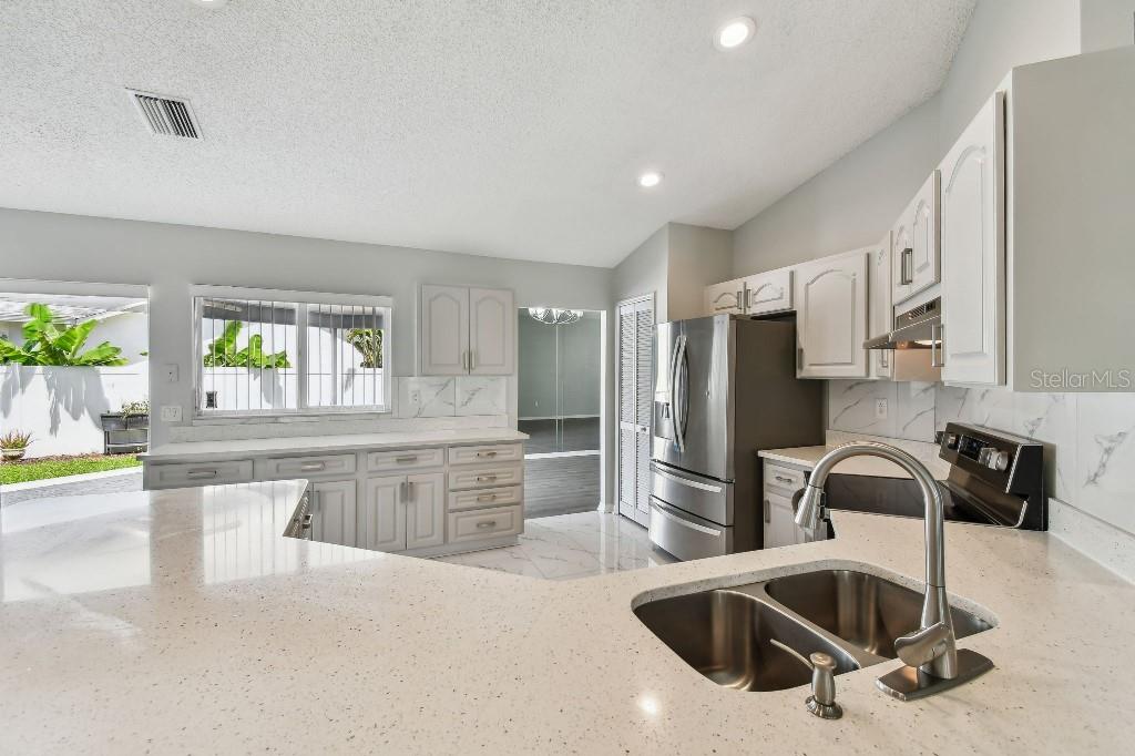 915 BRITTANY PARK BLVD, TARPON SPRINGS, FL — photo 15
