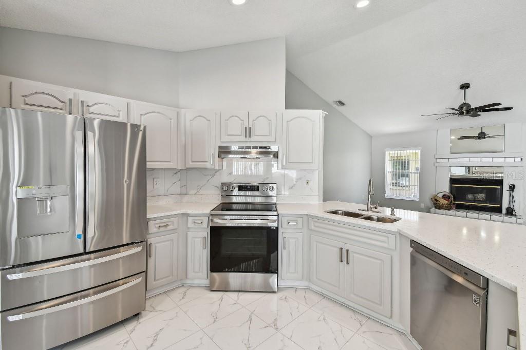 915 BRITTANY PARK BLVD, TARPON SPRINGS, FL — photo 18