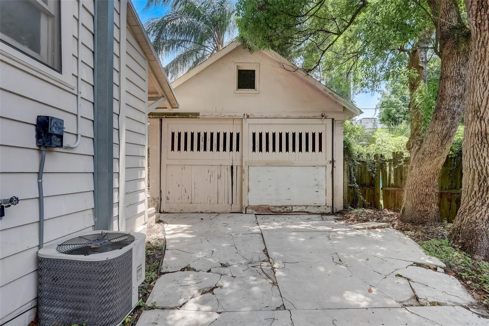 200 & 200 1/2 HIBISCUS CT, ORLANDO, FL — photo 42