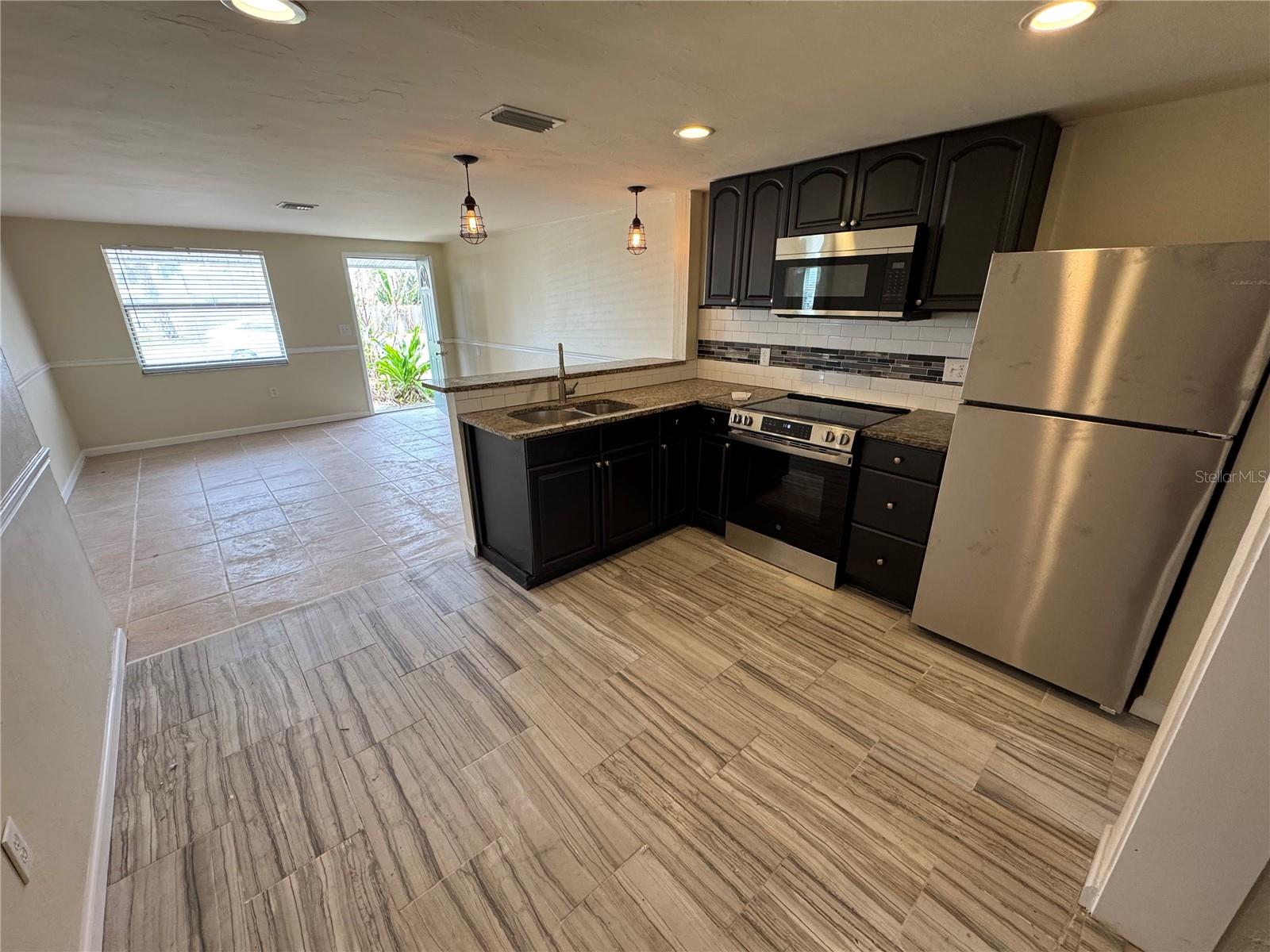 2111 FORKED CREEK DR, ENGLEWOOD, FL — photo 4