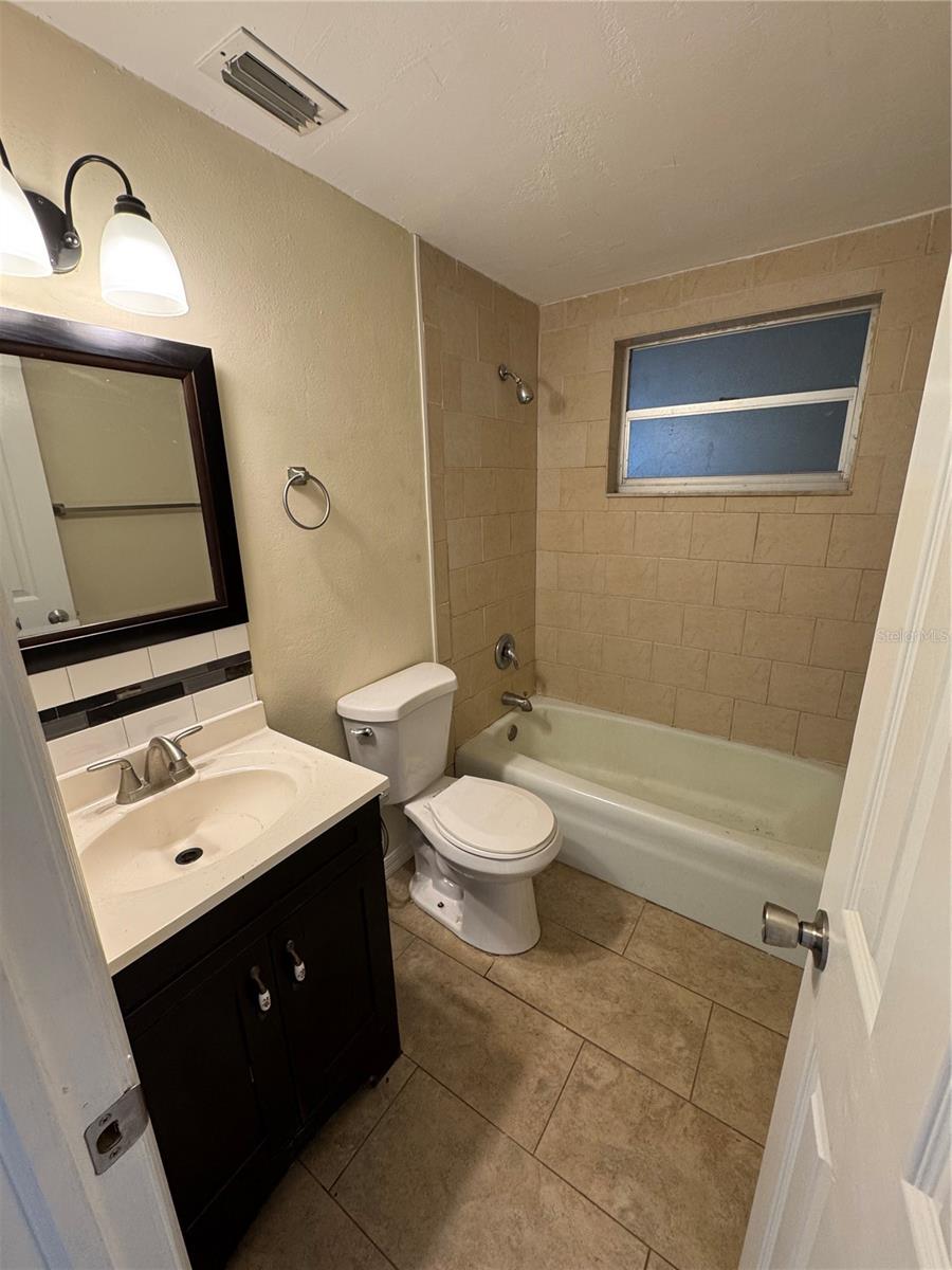 2111 FORKED CREEK DR, ENGLEWOOD, FL — photo 8