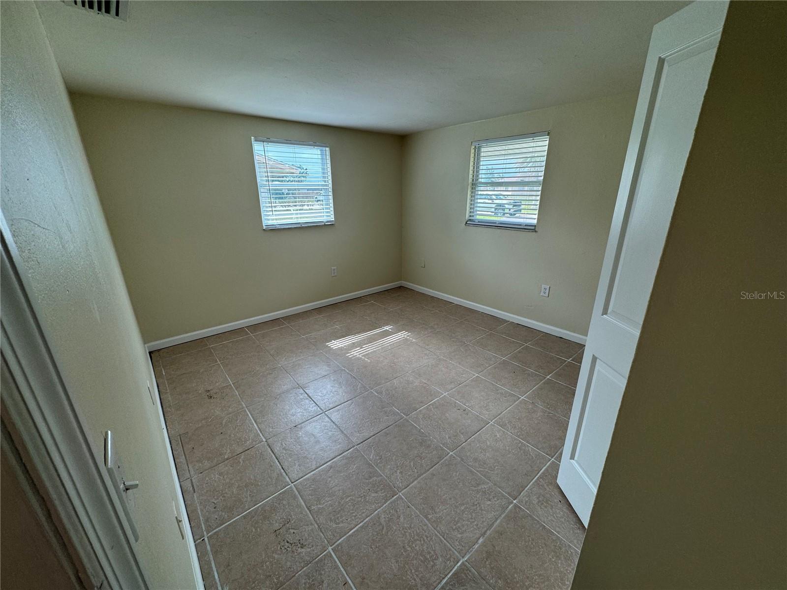2111 FORKED CREEK DR, ENGLEWOOD, FL — photo 9