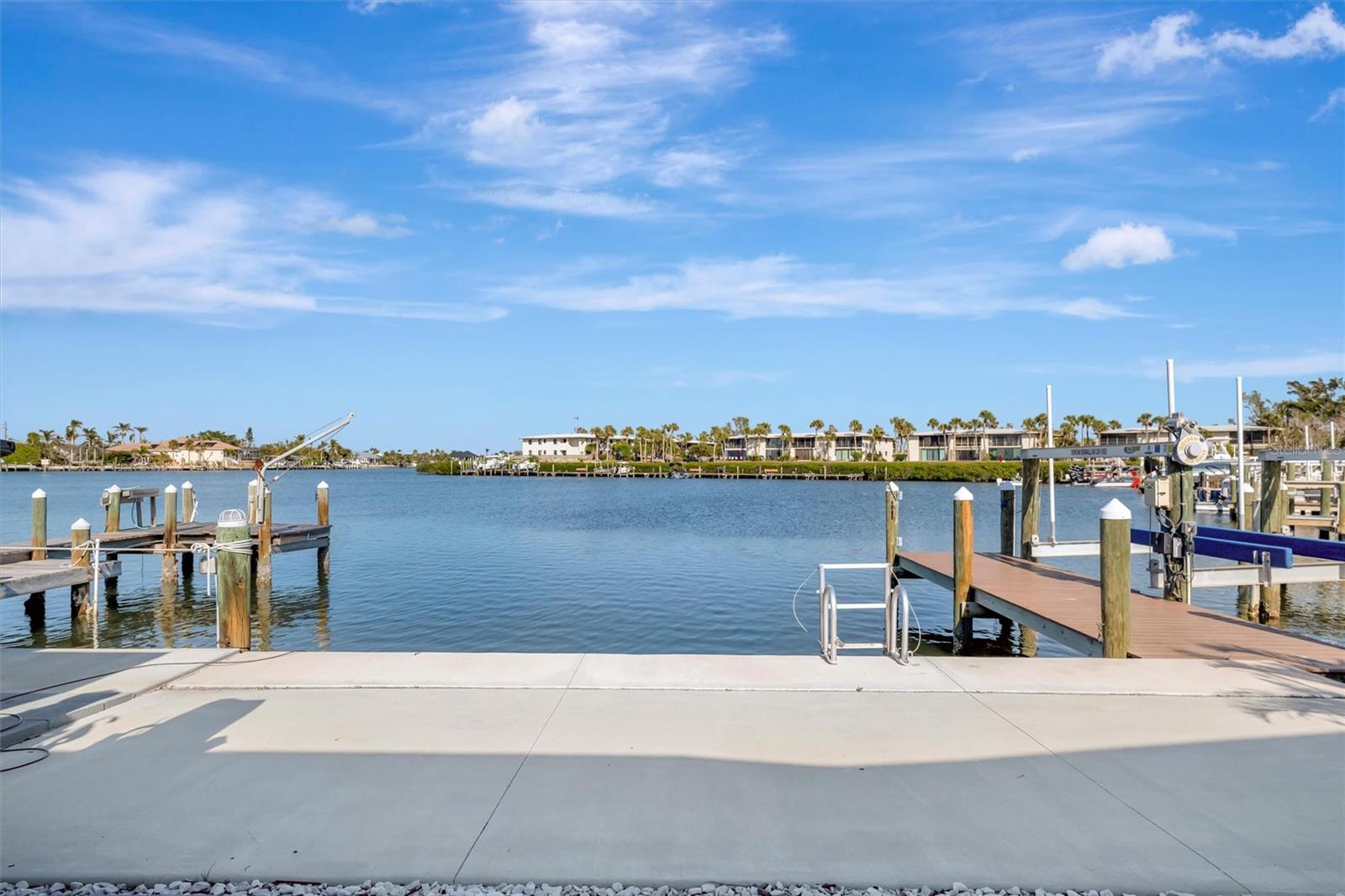 15 SEASIDE CT, HOLMES BEACH, FL