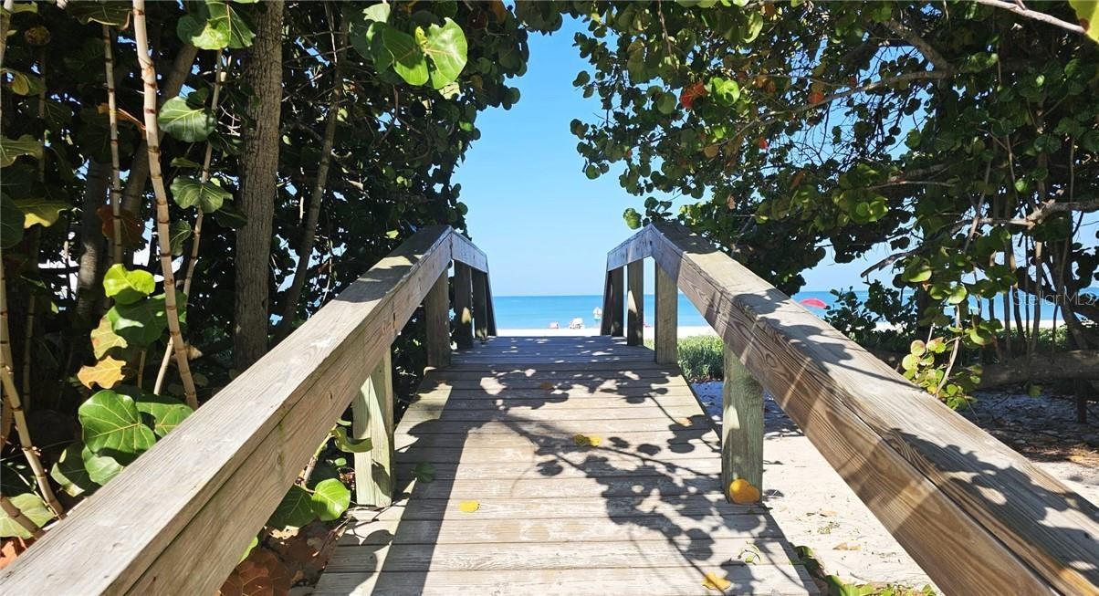 18001 BLUEWATER DR, NAPLES, FL — photo 29