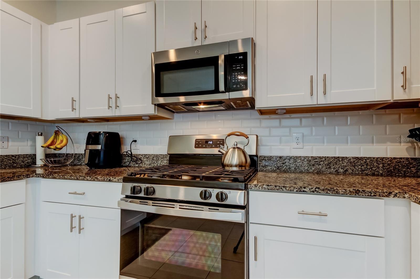 8294 CORNER PINE WAY, NEW PORT RICHEY, FL — photo 17